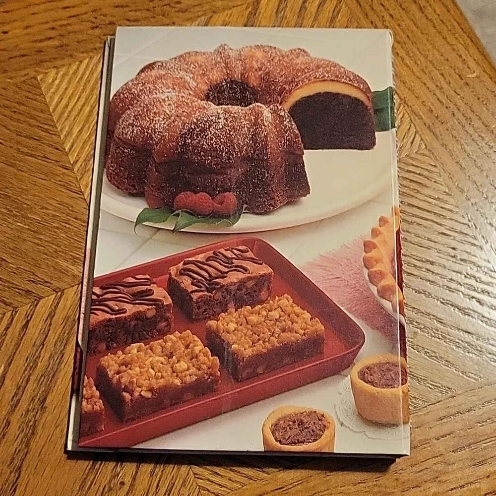 ● Cookbook: Simply Delicious Desserts